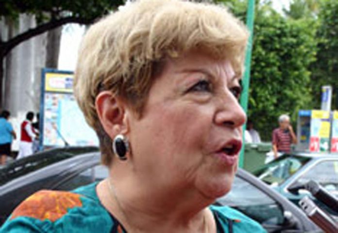 Irma Arronte de Ledesma, esposa del ex presidente MAximinio Ledesma Muñoz, primer alcalde no priísta de la ciudad de Poza Rica (Foto: Jorge Huerta E.)