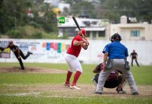 Paliza al "pulpo" Remes en su intención de traer el besibol profesional de la liga invernal a la ciudad de Poza Rica (Foto: Jorge Huerta E.)