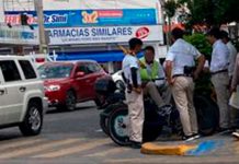 Trabajadores de SM vial continúan con la operación de los parquímetros (Foto: Jorge Huerta E.)