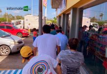 Escasea pan, tortilla y huevo en Poza Rica, en el segundo día después del paso de “Grace» Compras de pánico provocó la falta de energía eléctrica, sobre de todo se tornó desesperada la compra de hielo por las altas temperaturas para la conservación de perecederos (Foto: Jorge Huerta E.)