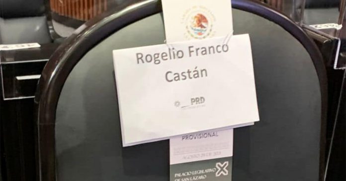Curul de Rogelio Franco Castán en la cámara de diputados federal (Foto: Excelsior)