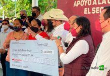 Recursos a escuelas dañadas por huracán “Grace” hasta de moches; 750 edificios vandalizados Entregan recursos a escuelas dañadas por el huracán (Foto: Jorge Huerta E.)