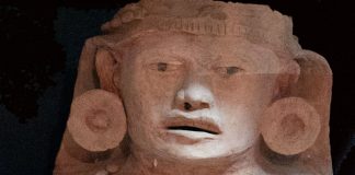 Diosa de la fertilidad de la cultura huasteca dentro de la colección de piezas arqueológicas de Tuxpam