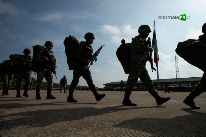 Elementos del Ejército Nacional del 47 batallón de infantería pasan revista previa a entrenamiento especial en Tlaxcala (Foto: Jorge Huerta E.)