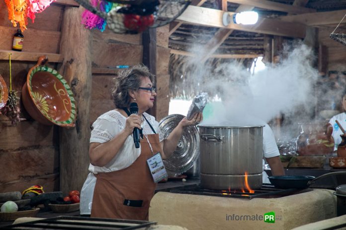 La Chef Rosario Ferreira Reyes estuvo en el festival de la vainilla en Gutiérrez Zamora, Ver. (Foto: Jorge Huerta E.)