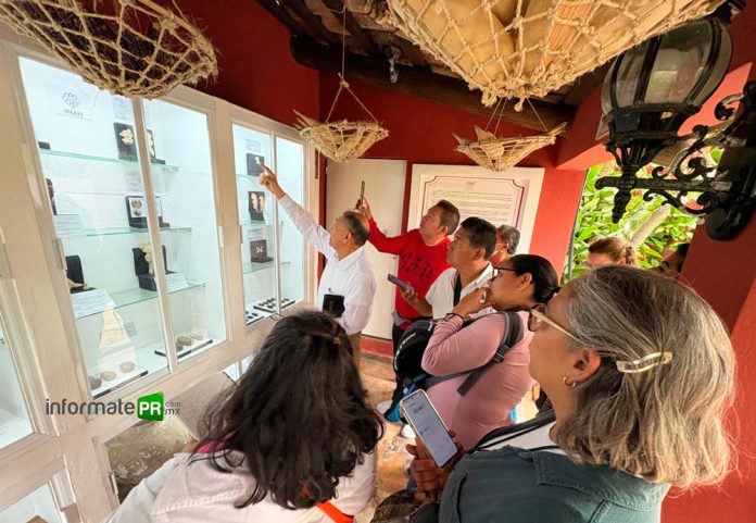 casa_teja_guias Integrantes del diplomado de guías de turistas visitaron la Casa de teja, encuentro de dos culturas (Foto: Jorge Huerta E.)