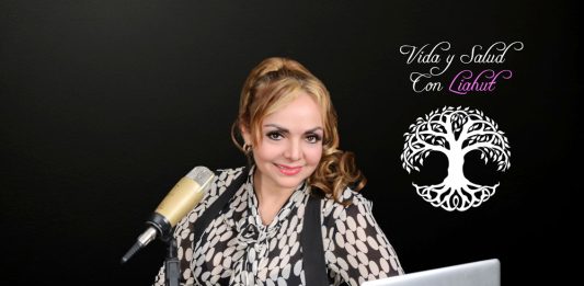 María Elena Liahut Quiroz, Licenciada en Ciencias de la Comunicación, cumplió dos años con su programa de entrevistas (Foto: Jorge Huerta E.)