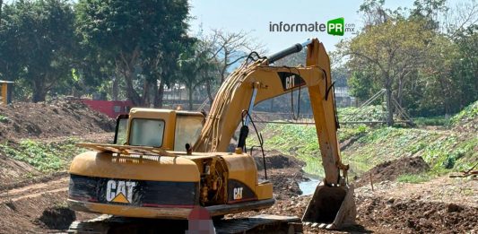 Trabajos de desazolve en arroyos y drenajes de Poza Rica (Foto: Jorge Huerta E.)