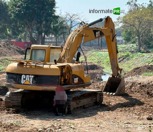 Trabajos de desazolve en arroyos y drenajes de Poza Rica (Foto: Jorge Huerta E.)
