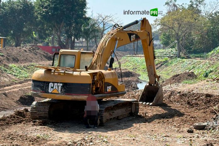 Trabajos de desazolve en arroyos y drenajes de Poza Rica (Foto: Jorge Huerta E.)