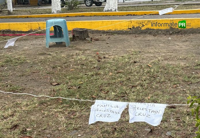 Se anticipan hasta cinco días en el Paseo de la Burrita para apartar lugares y presenciar el desfile petrolero (Foto: Jorge Huerta E.)