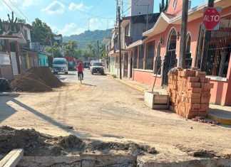 Drenajes colapsados continúan en muchos sectores afectados de Poza Rica (Foto: Jorge Huerta e.)