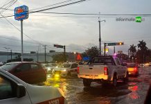 Caos vial en las calles de Poza Rica despues de la tormenta (Foto: Jorge Huerta E.)