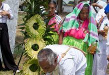 Nos enterraron entre el lodo y chapopote: totonacos de Poza Rica; piden perdón un siglo después en pozo petrolero Totonacos del Kantiyán, en Papantla y Poza Rica celebraron una ceremonia de permiso, perdón y agradecimiento (Fotos: Jorge Huerta E.)